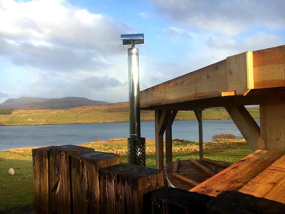 Skye Cabins Skeabost Buitenkant foto