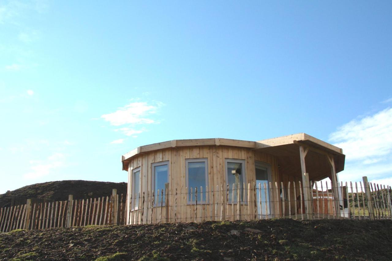Skye Cabins Skeabost Buitenkant foto