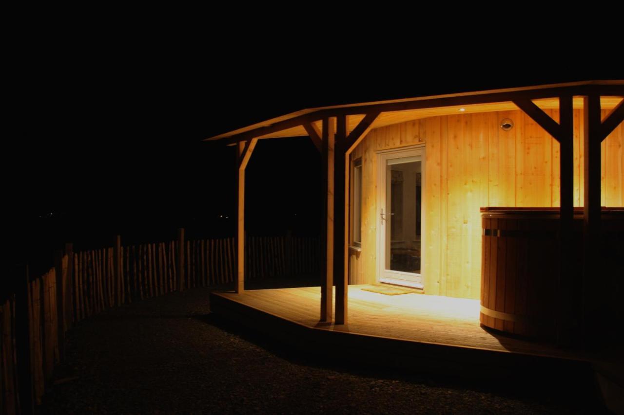 Skye Cabins Skeabost Buitenkant foto